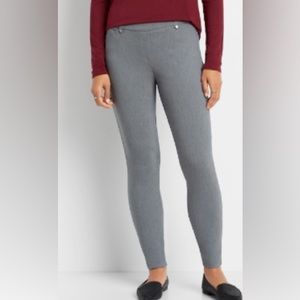 Maurices Gray Bengaline Skinny Ankle Pant size Large Short